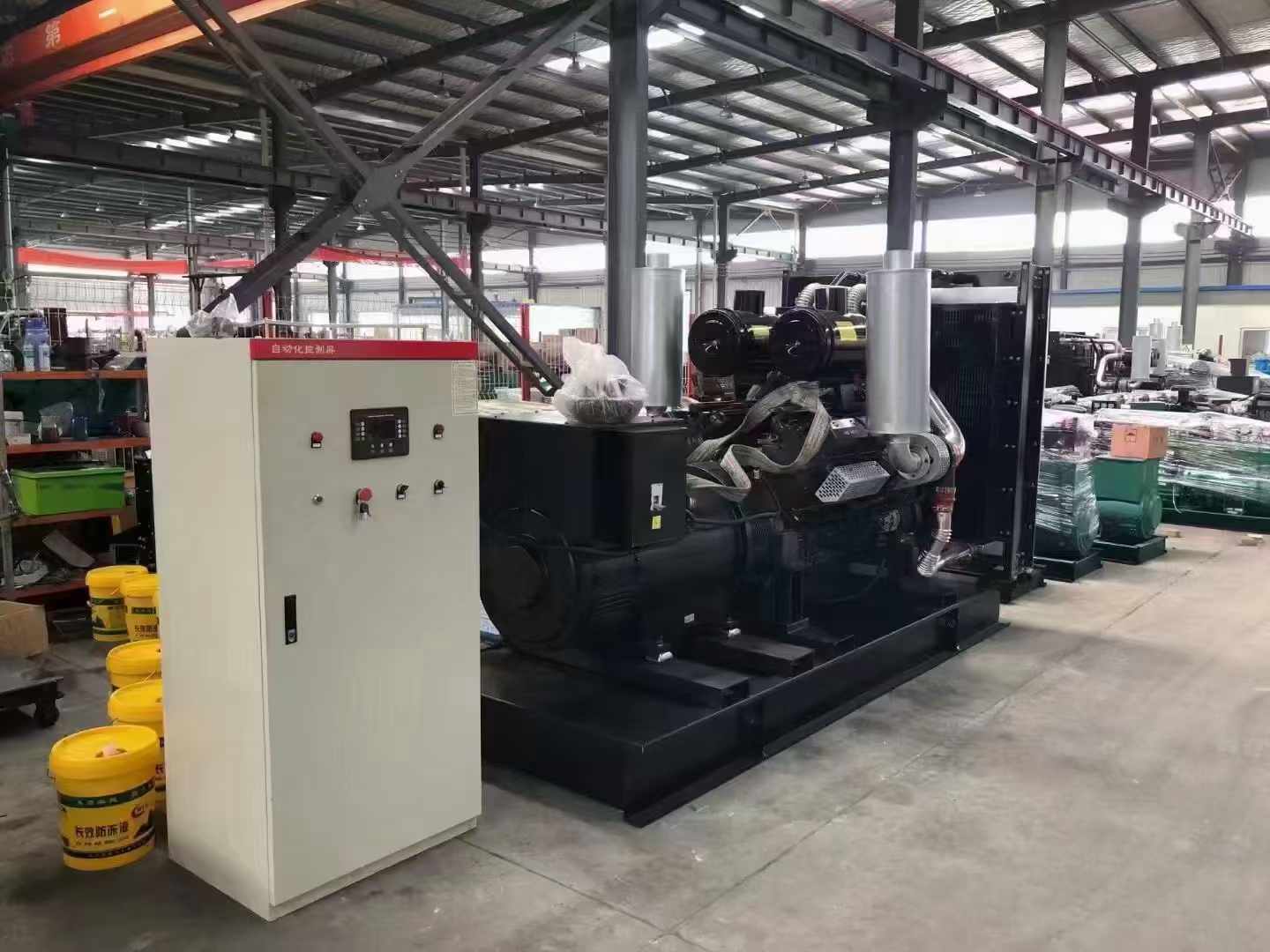 清丰柴油发电机运行时的噪音和振动水平如何？